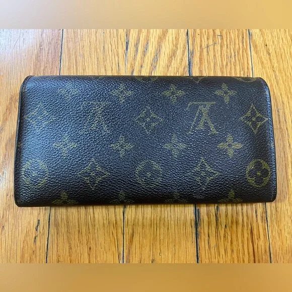 ⚜️LV: Monogram Sarah Wallet • Date Code: TH0021 - Picture 3 of 14